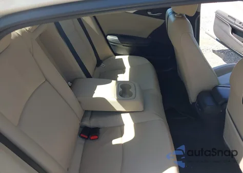 2016 Honda Civic Touring z USA, uszkodzony, nr VIN 19XFC1F91GE205888